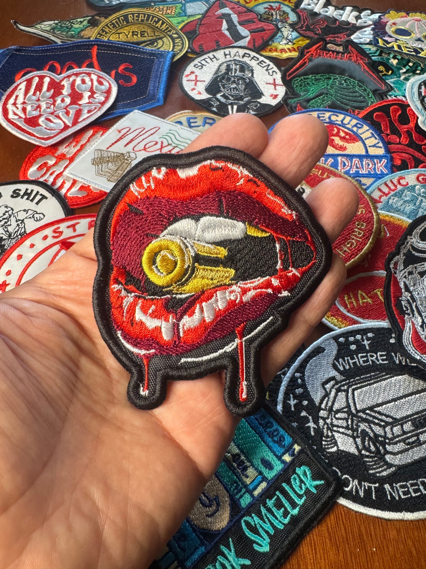 💋 Parche “Bite the Bullet”