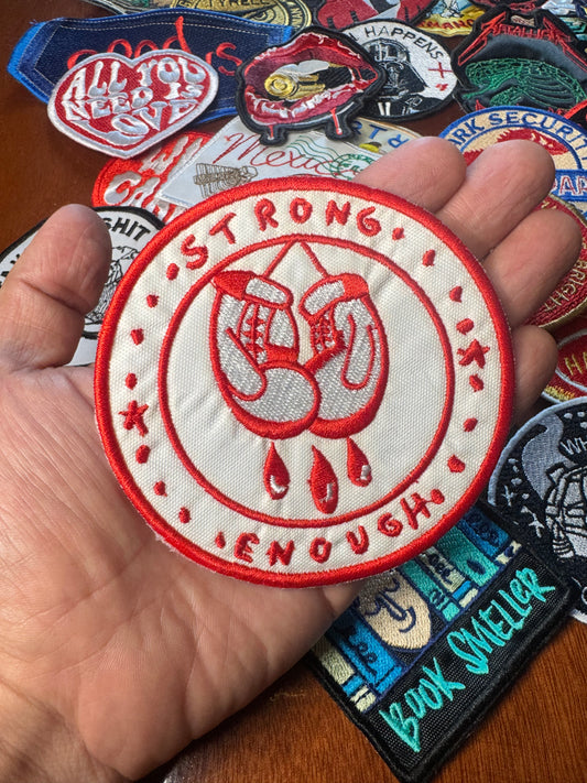 🥊 Parche Bordado “Strong Enough”